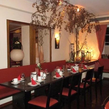 호텔 Garni Cafe Raepple