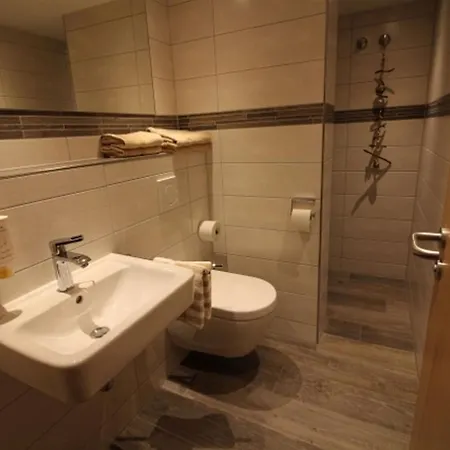 Garni Cafe Raepple ホテル バート・ペーターシュタル・グリースバッハ