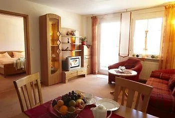 Garni Cafe Raepple ホテル 3*