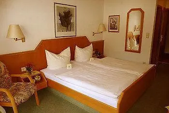 Garni Cafe Raepple 호텔